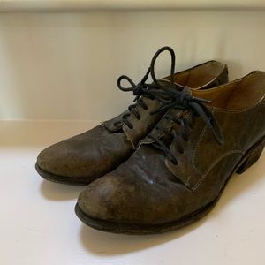 Frye Carson Oxford